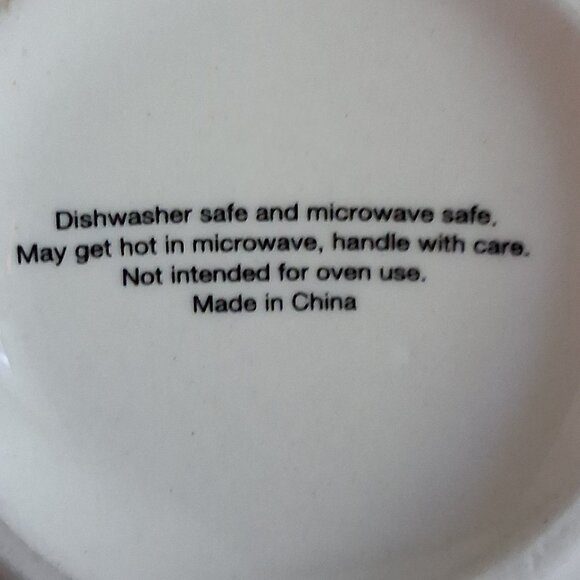 St. Nicholas Square Tan Ceramic Holiday Cat Themed Coffee Mug - Picture 10 of 10